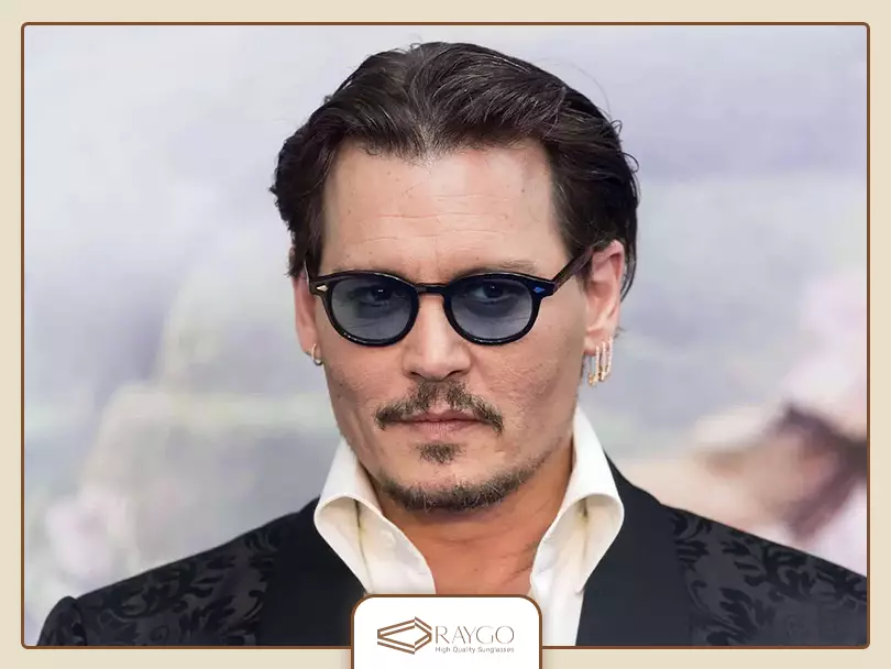 عینک آفتابی سلبریتی‌های خارجی: 9. عینک آفتابی جانی دپ (Johnny Depp)